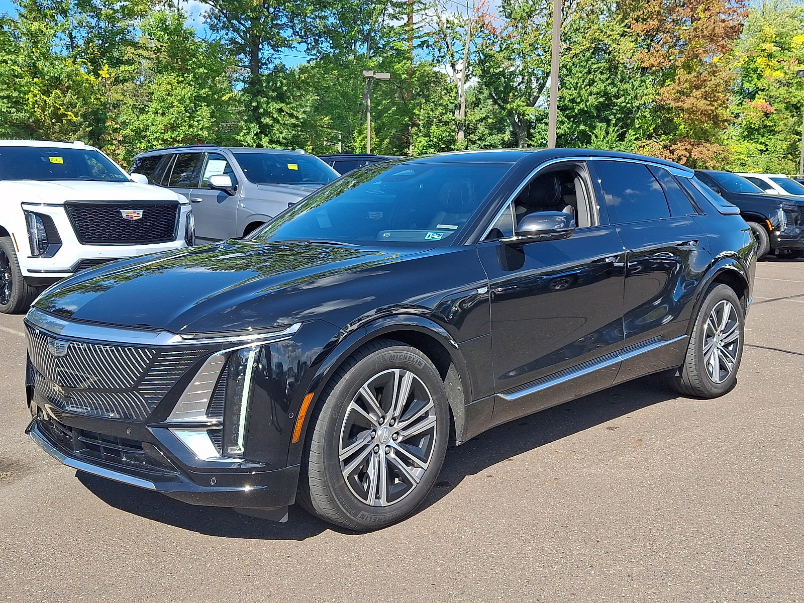 2024 Cadillac LYRIQ Luxury 1