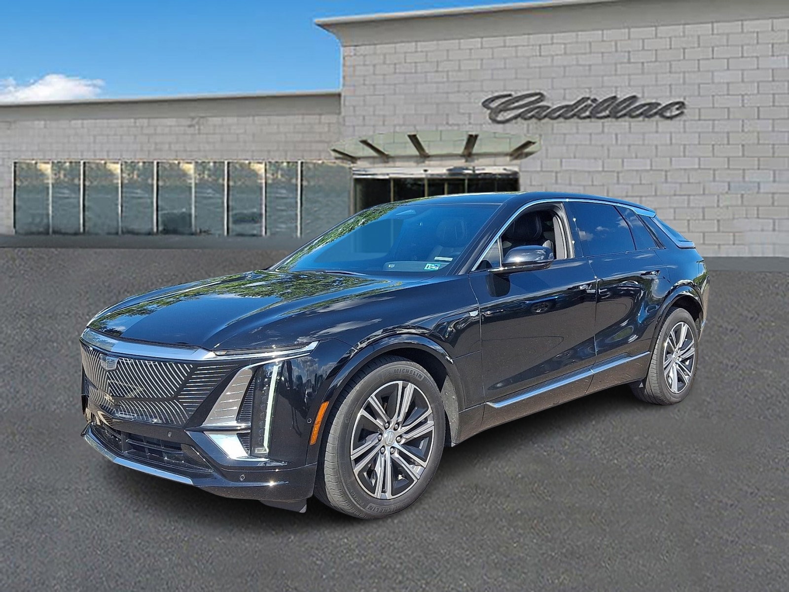 2024 Cadillac LYRIQ Luxury 1