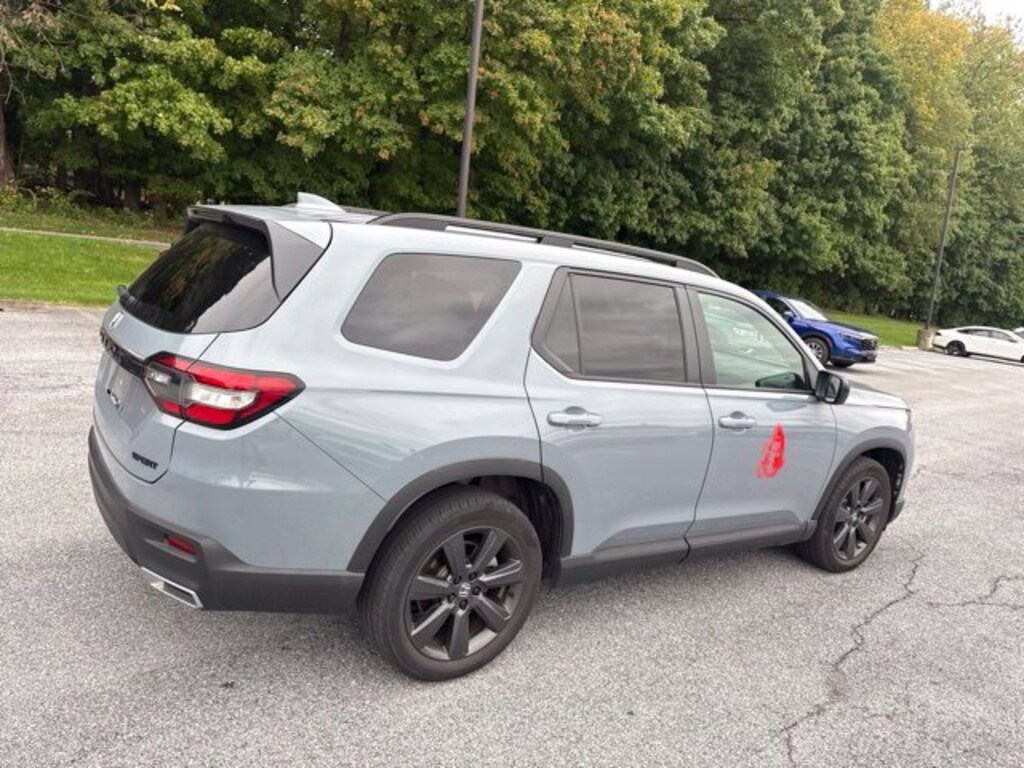 Used 2025 Honda Pilot Sport SUV