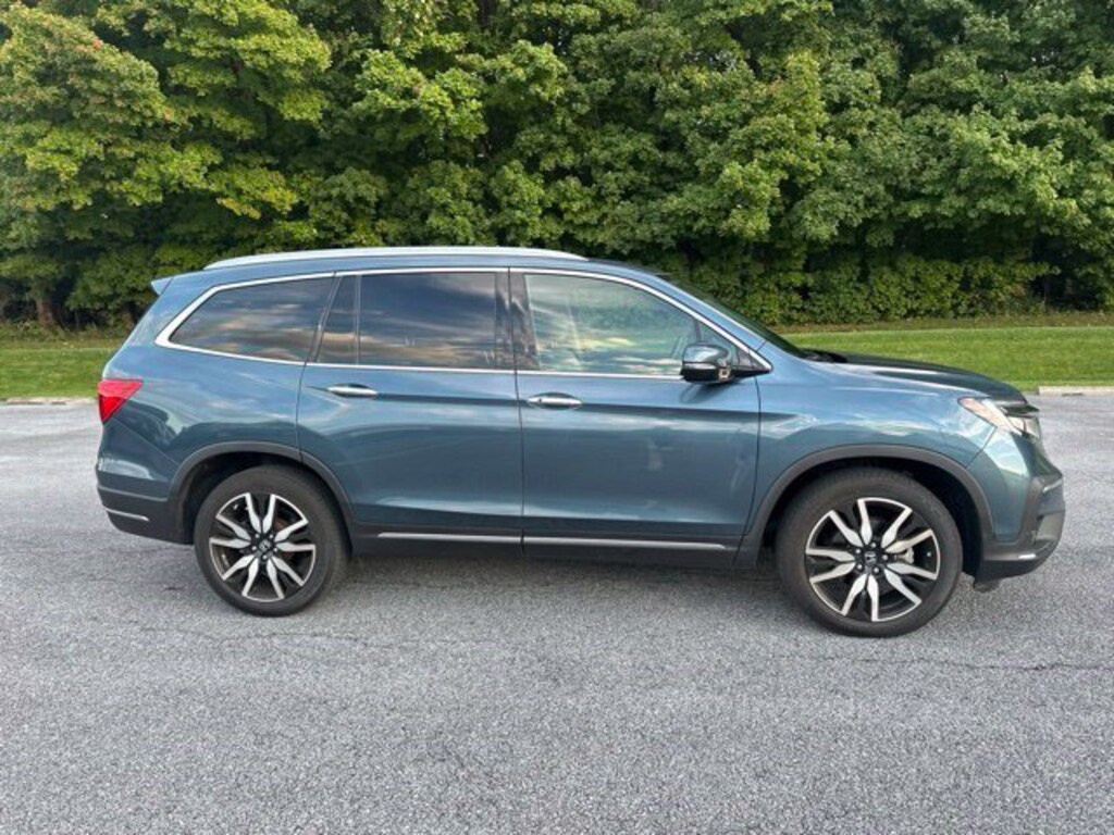 Certified 2022 Honda Pilot Touring 8-Passenger SUV
