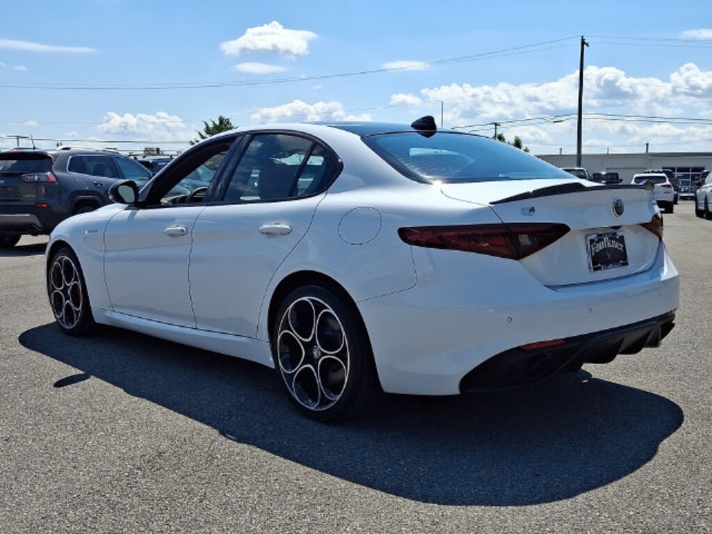 Used 2022 Alfa Romeo Giulia Veloce Sedan