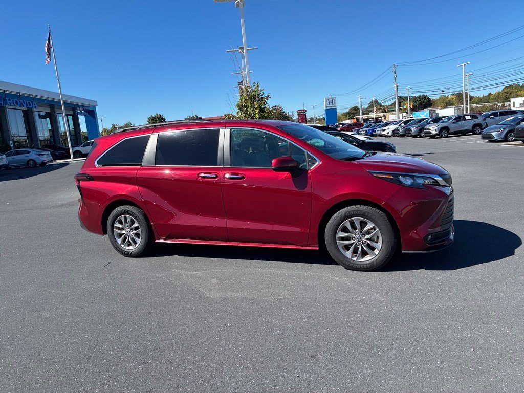 Certified 2026 Toyota Sienna XLE Van Passenger Van