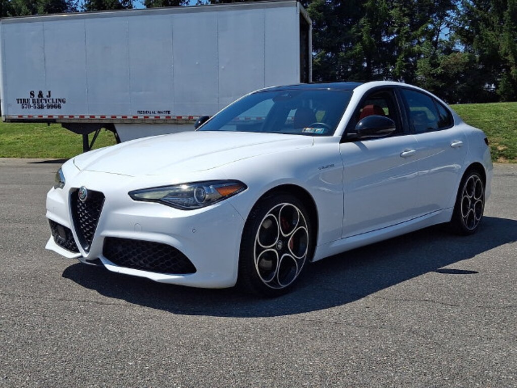Used 2022 Alfa Romeo Giulia Veloce Sedan