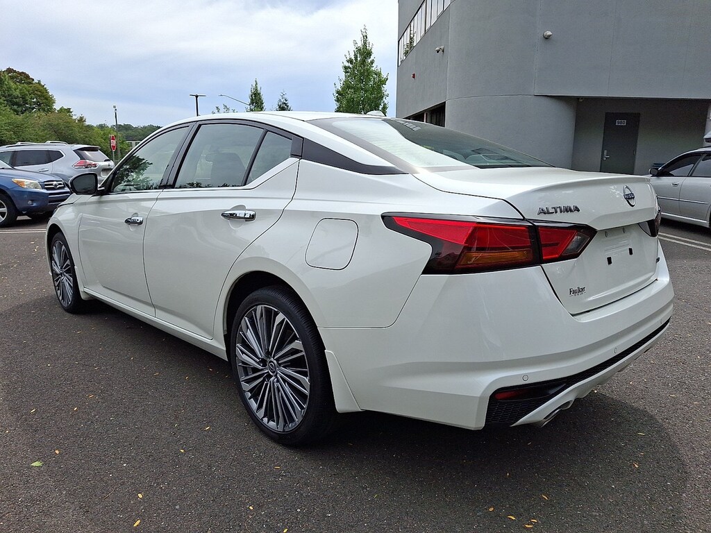 Certified 2025 Nissan Altima SL Sedan