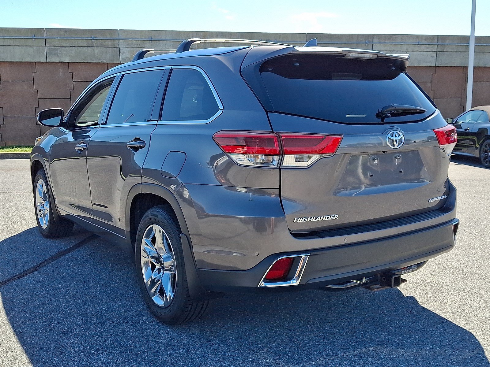 Used 2018 Toyota Highlander Limited Limited V6 AWD