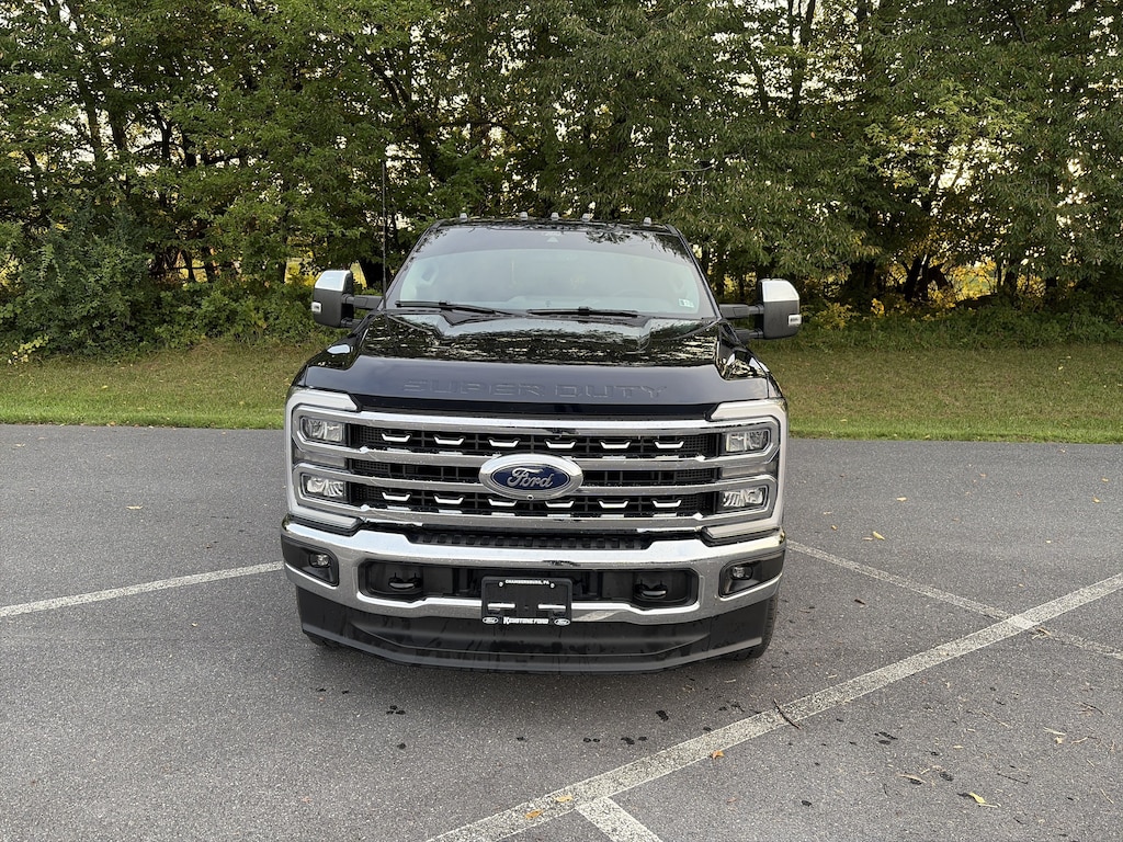 Used 2025 Ford Super Duty F-250 SRW LARIAT Truck Crew Cab