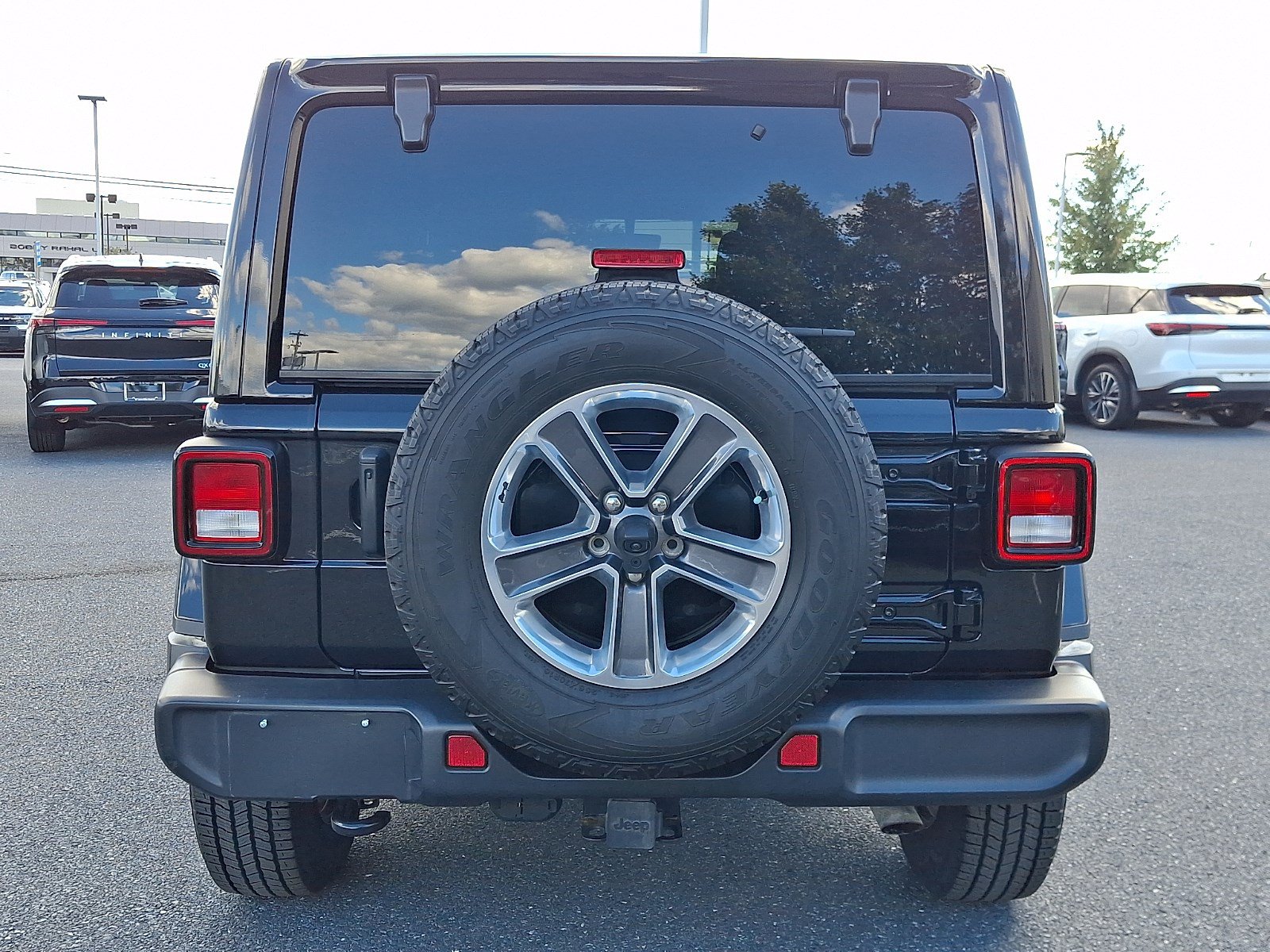 Used 2022 Jeep Wrangler Unlimited Sahara SUV