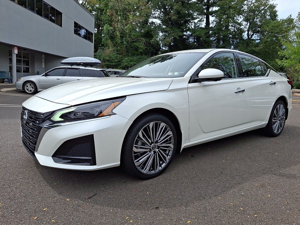 Certified 2025 Nissan Altima SL Sedan