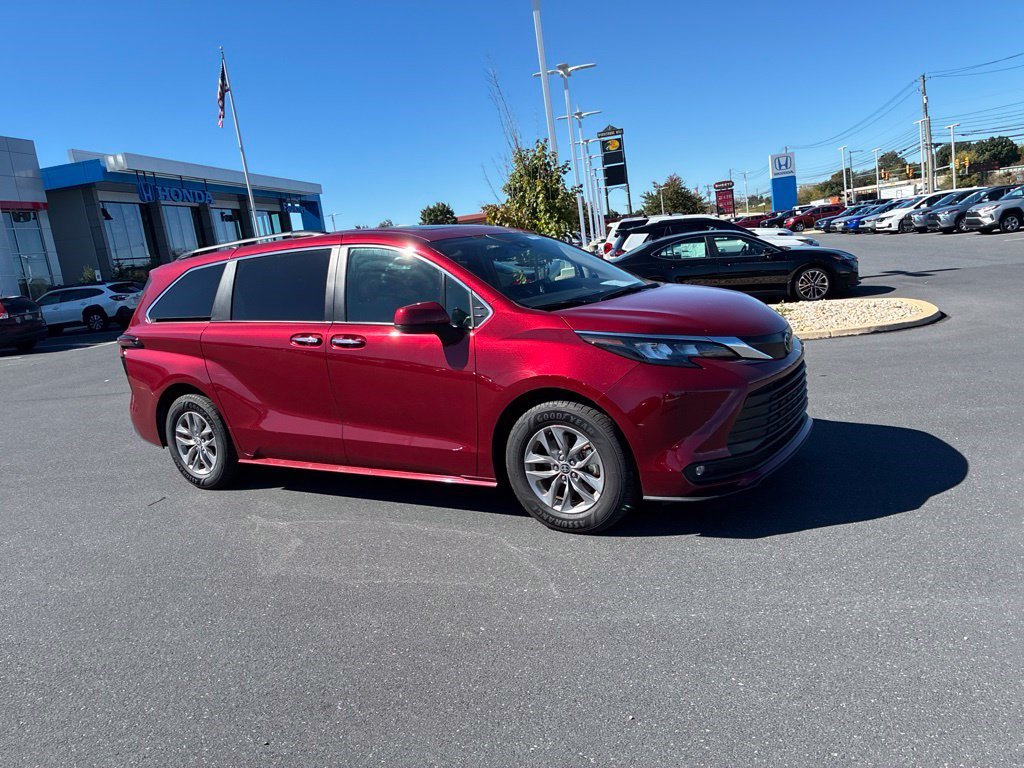 Certified 2026 Toyota Sienna XLE Van Passenger Van