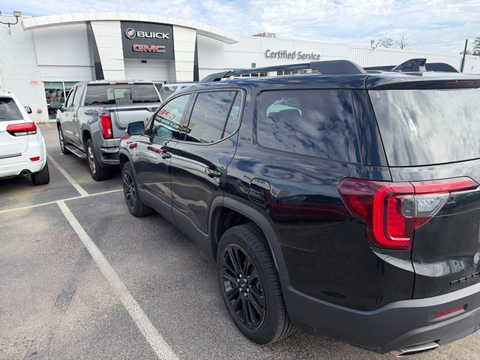 Certified 2023 GMC Acadia SLE SUV
