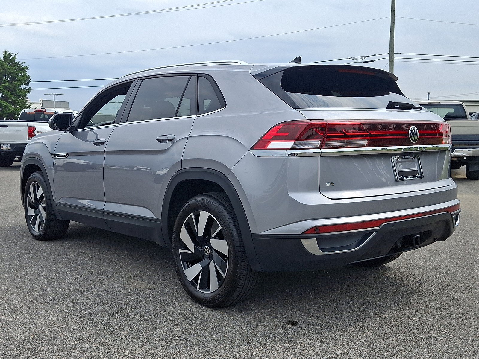 Used 2026 Volkswagen Atlas Cross Sport 2.0T SE w/Technology 2.0T SE w/Technology 4MOTION