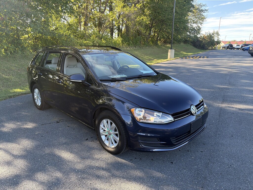 Used 2017 Volkswagen Golf Sportwagen S Wagon