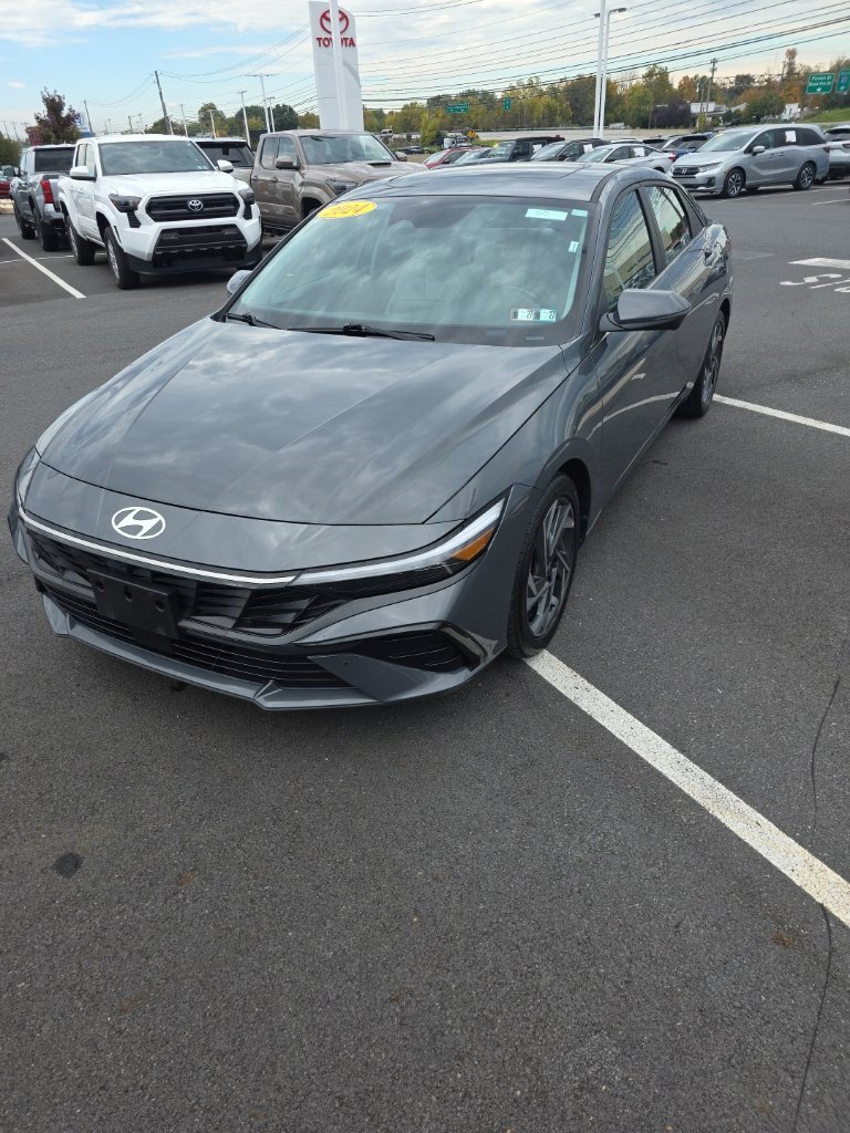 Used 2024 Hyundai Elantra Limited Sedan