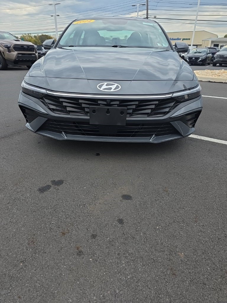 Used 2024 Hyundai Elantra Limited Sedan