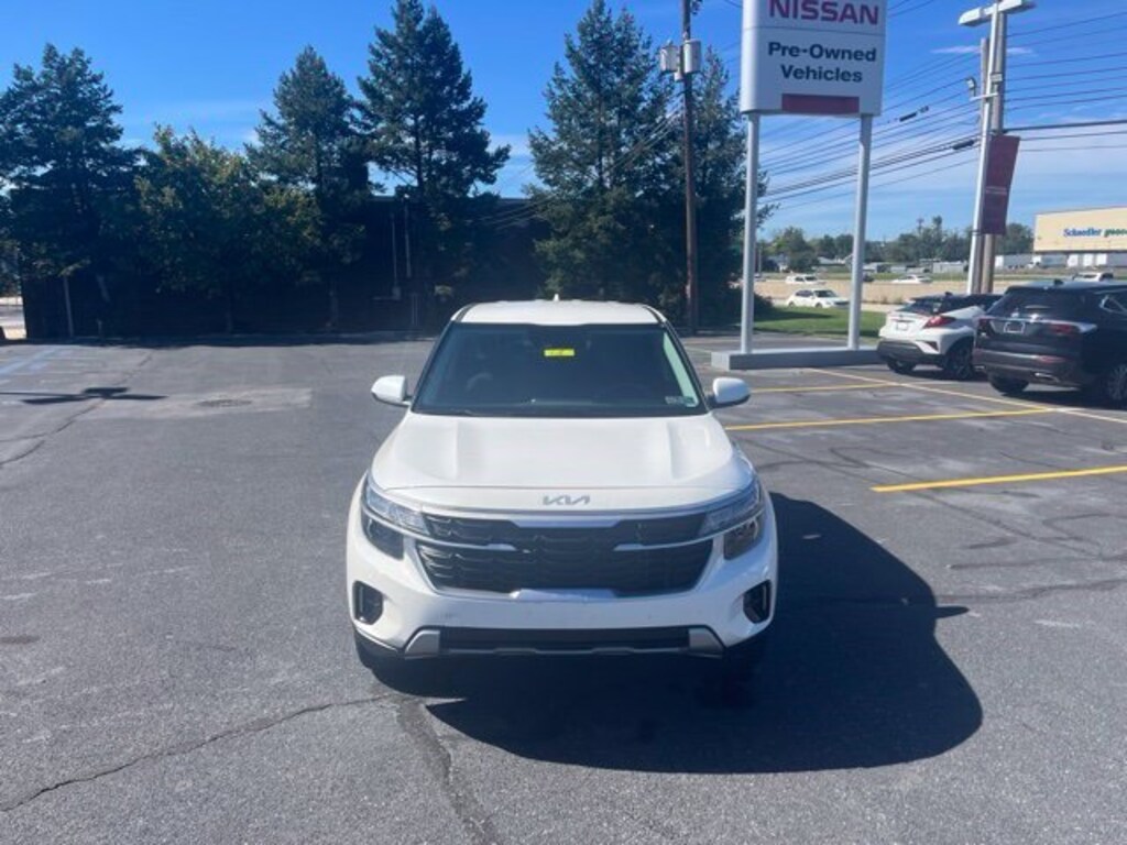Used 2025 Kia Seltos LX SUV
