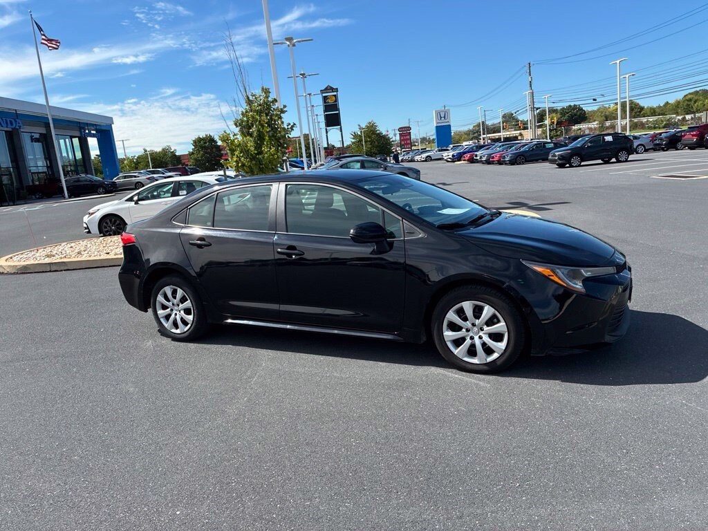 Certified 2025 Toyota Corolla LE Sedan