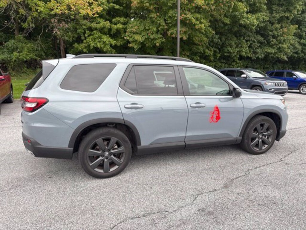 Used 2025 Honda Pilot Sport SUV