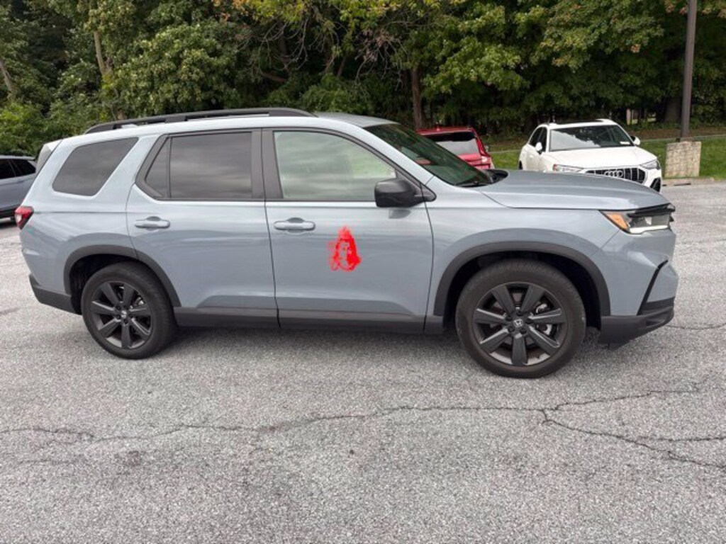 Used 2025 Honda Pilot Sport SUV