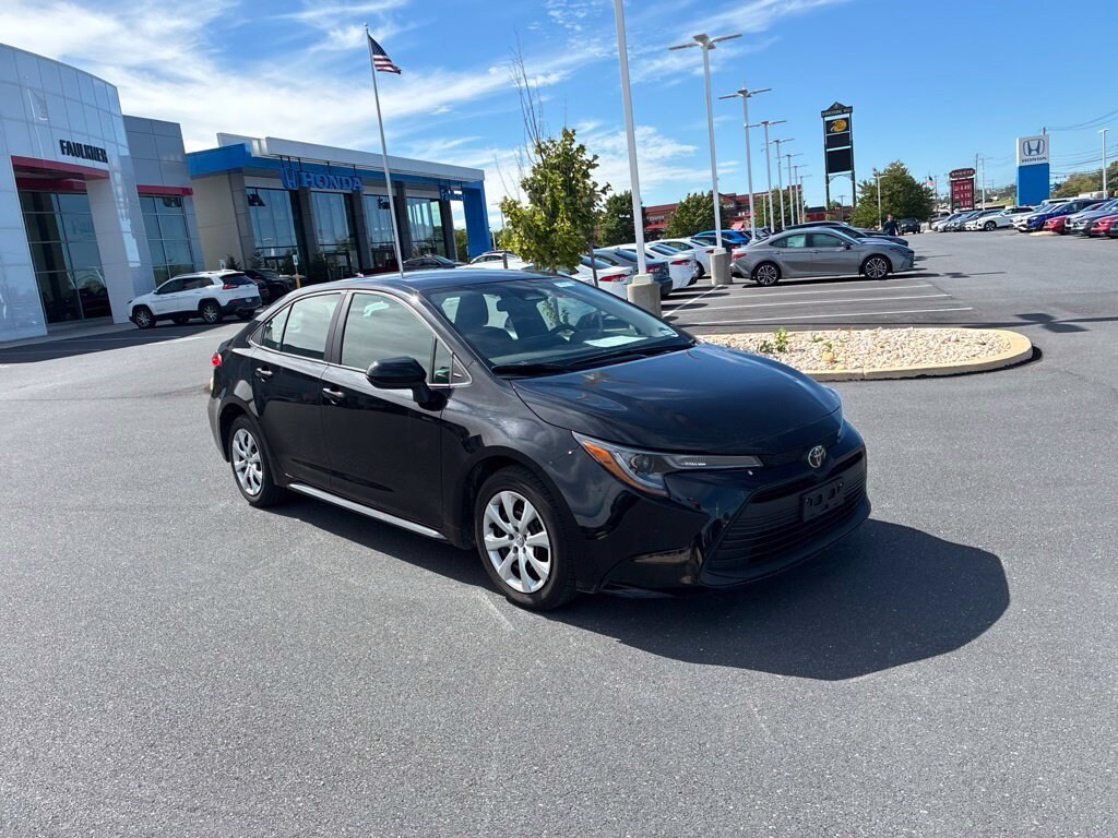Certified 2025 Toyota Corolla LE Sedan