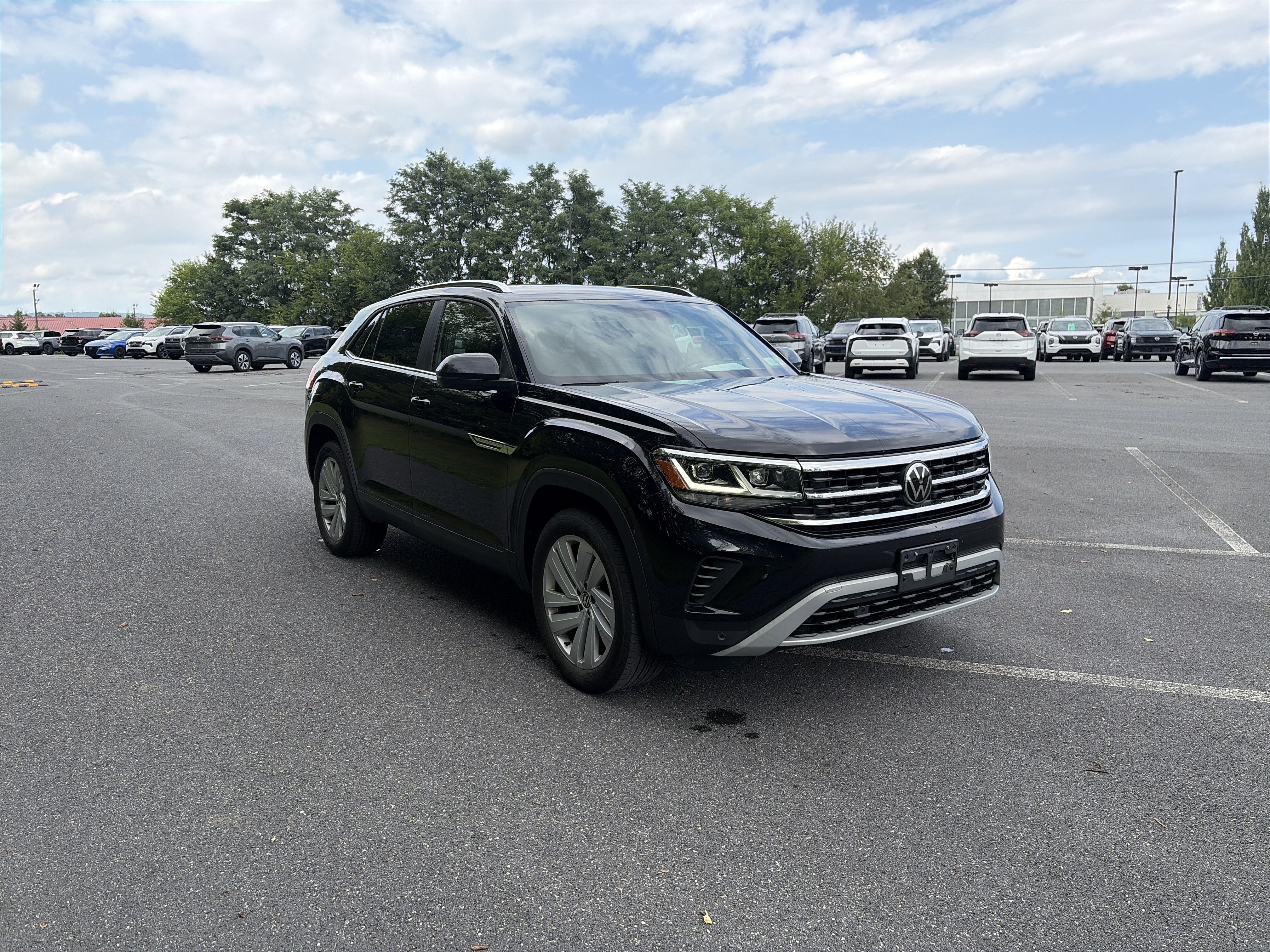 Certified 2023 Volkswagen Atlas Cross Sport 2.0T SE w/Technology 2.0T SE w/Technology 4MOTION