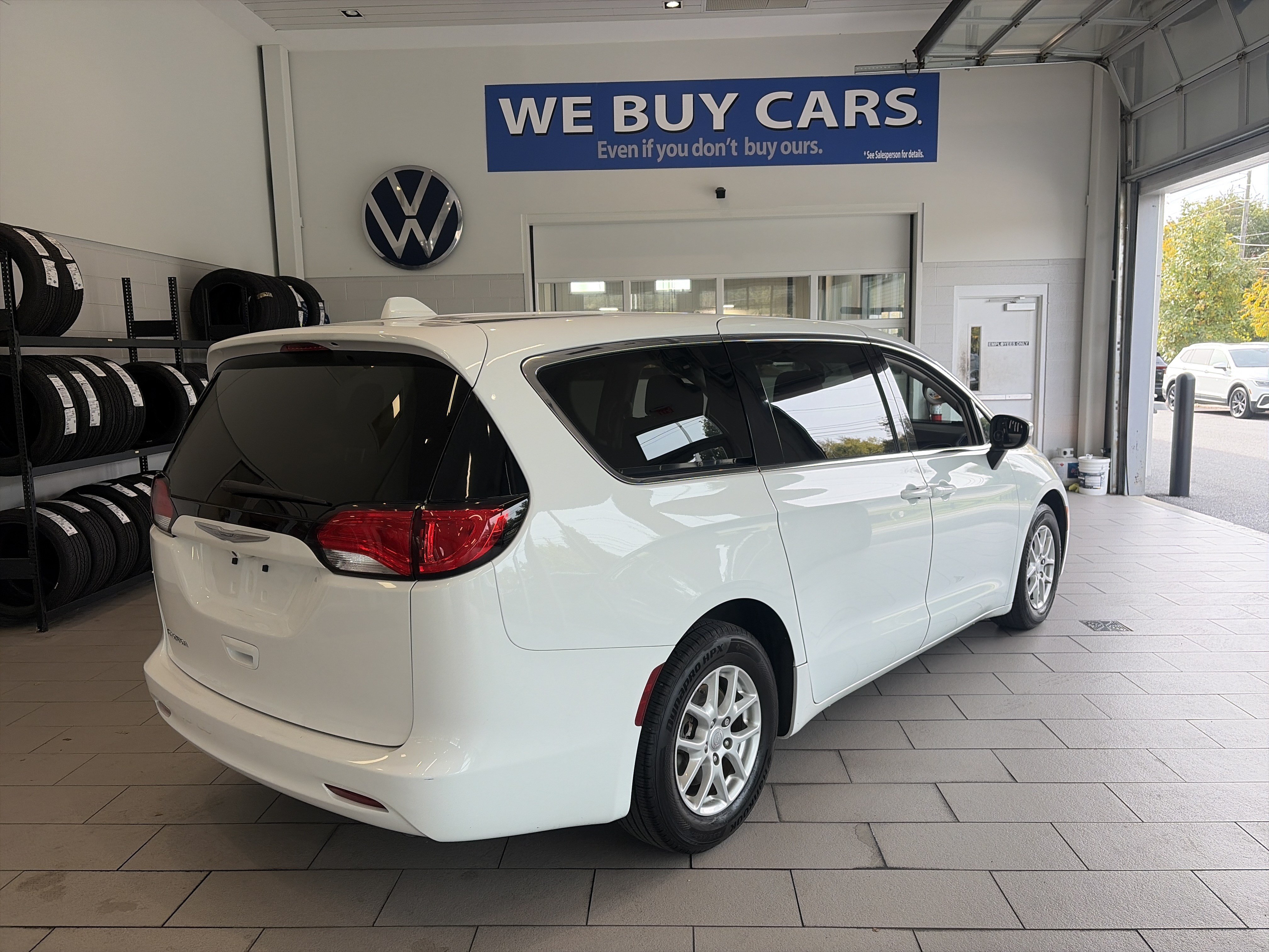 Used 2017 Chrysler Pacifica LX Van