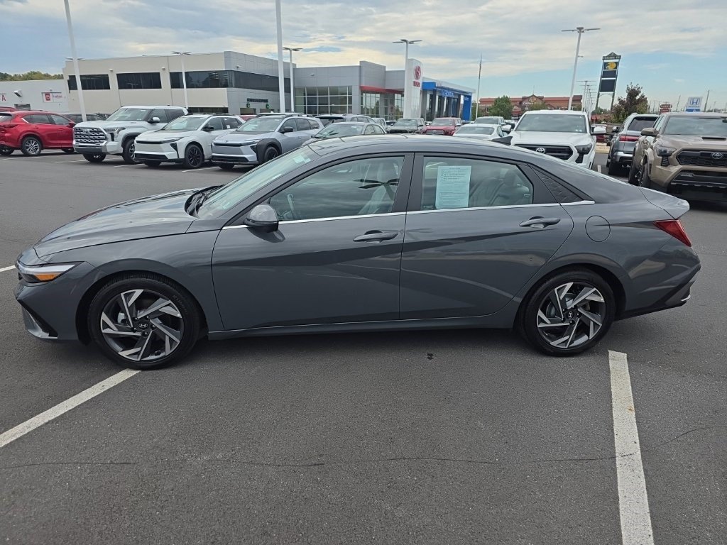 Used 2024 Hyundai Elantra Limited Sedan