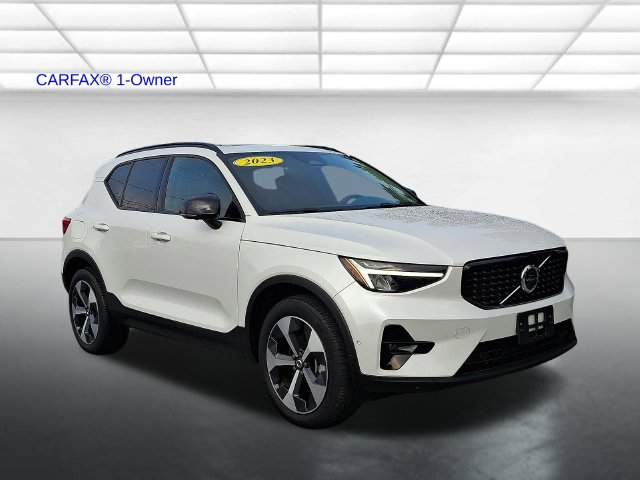 2023 Volvo XC40