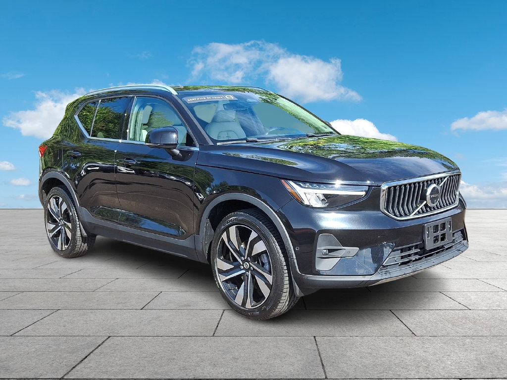 2023 Volvo XC40