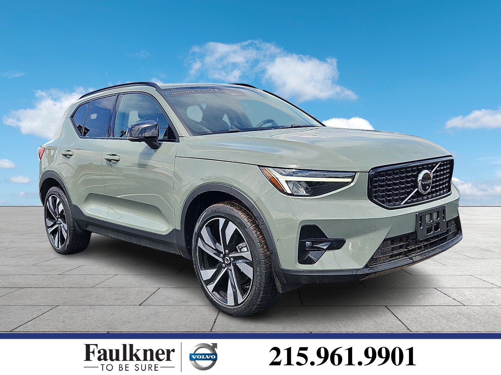 2023 Volvo XC40