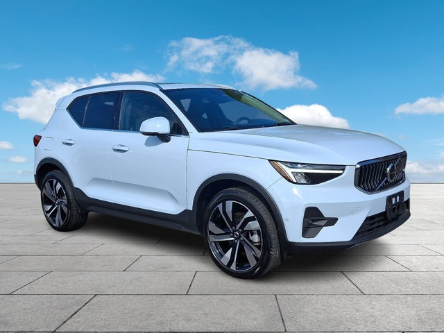 2024 Volvo XC40 Plus