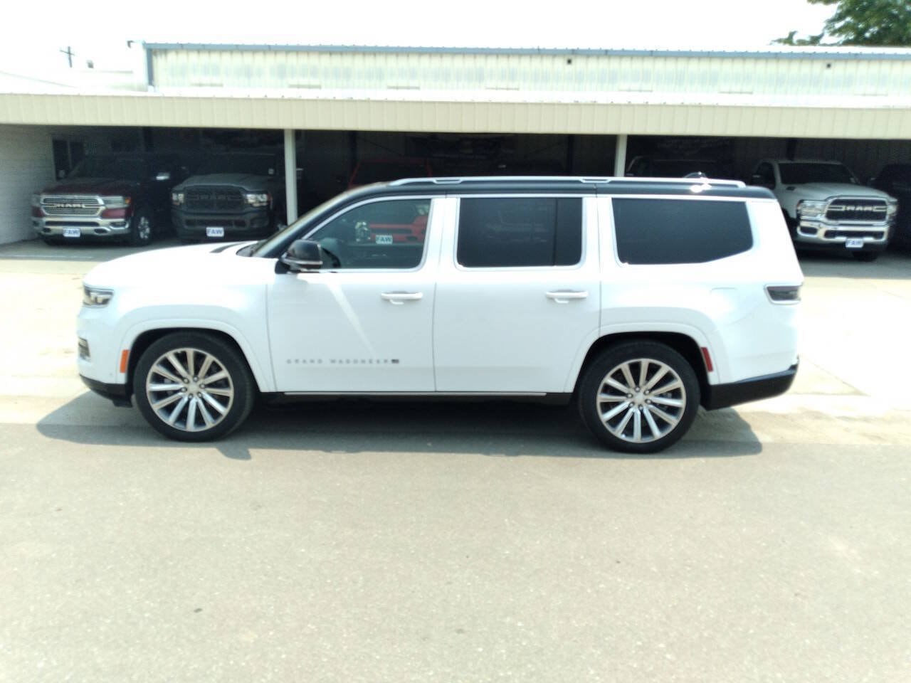 2023 Jeep Grand Wagoneer