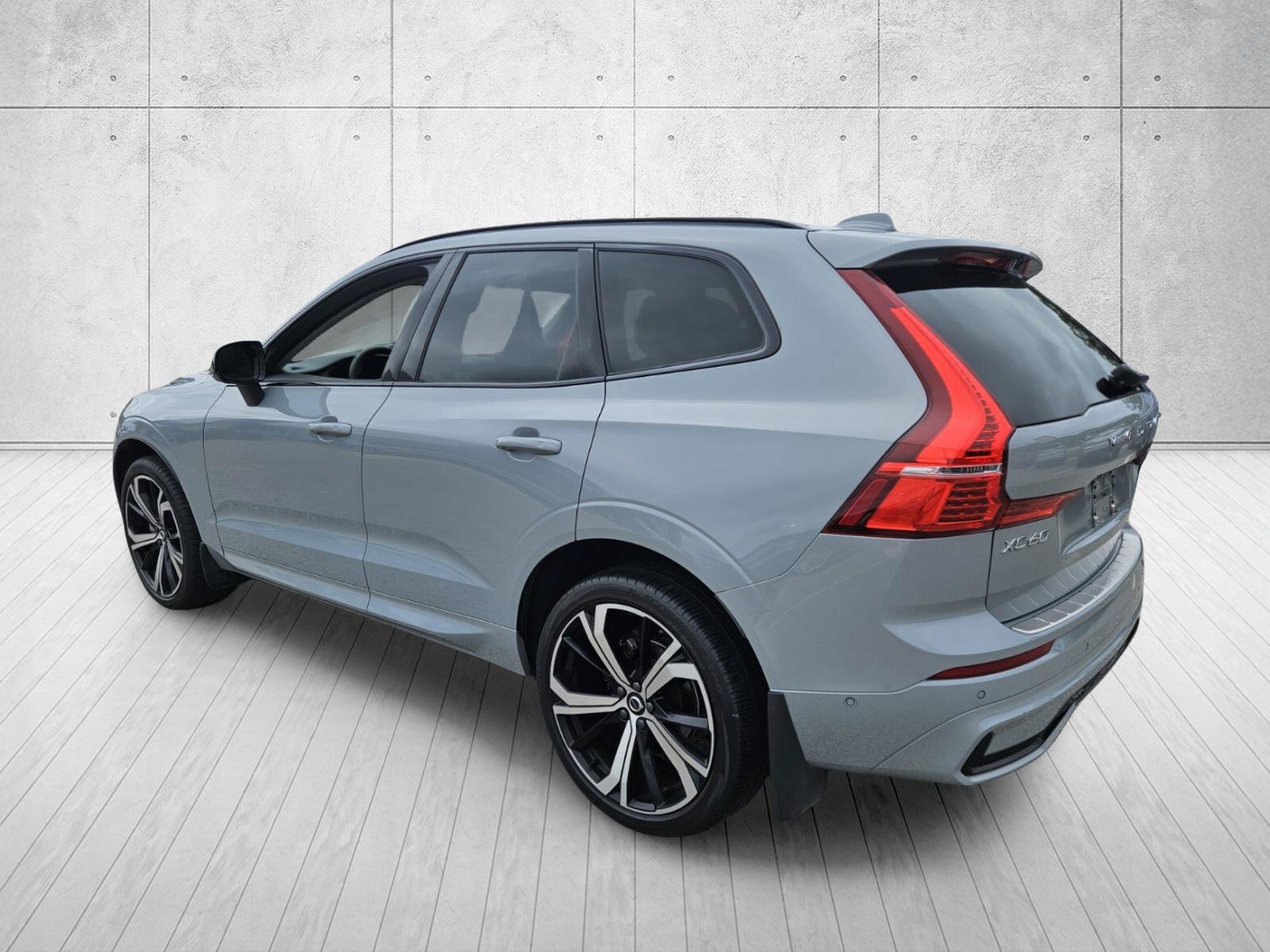 Used 2024 Volvo XC60 B5 Ultimate Dark SUV