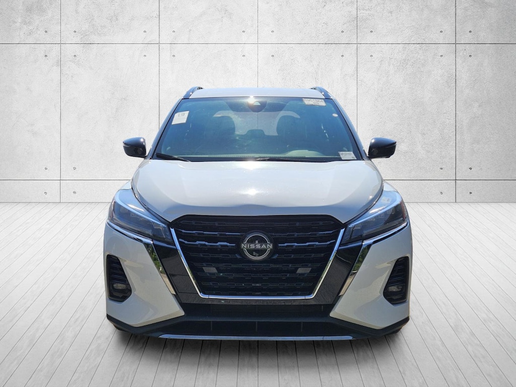 Used 2023 Nissan Kicks SR SUV