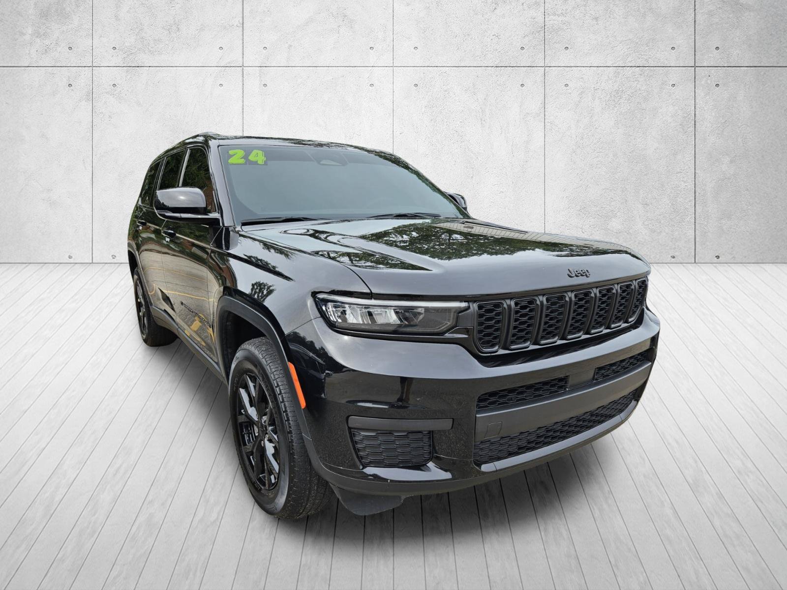 Used 2024 Jeep Grand Cherokee L Laredo SUV