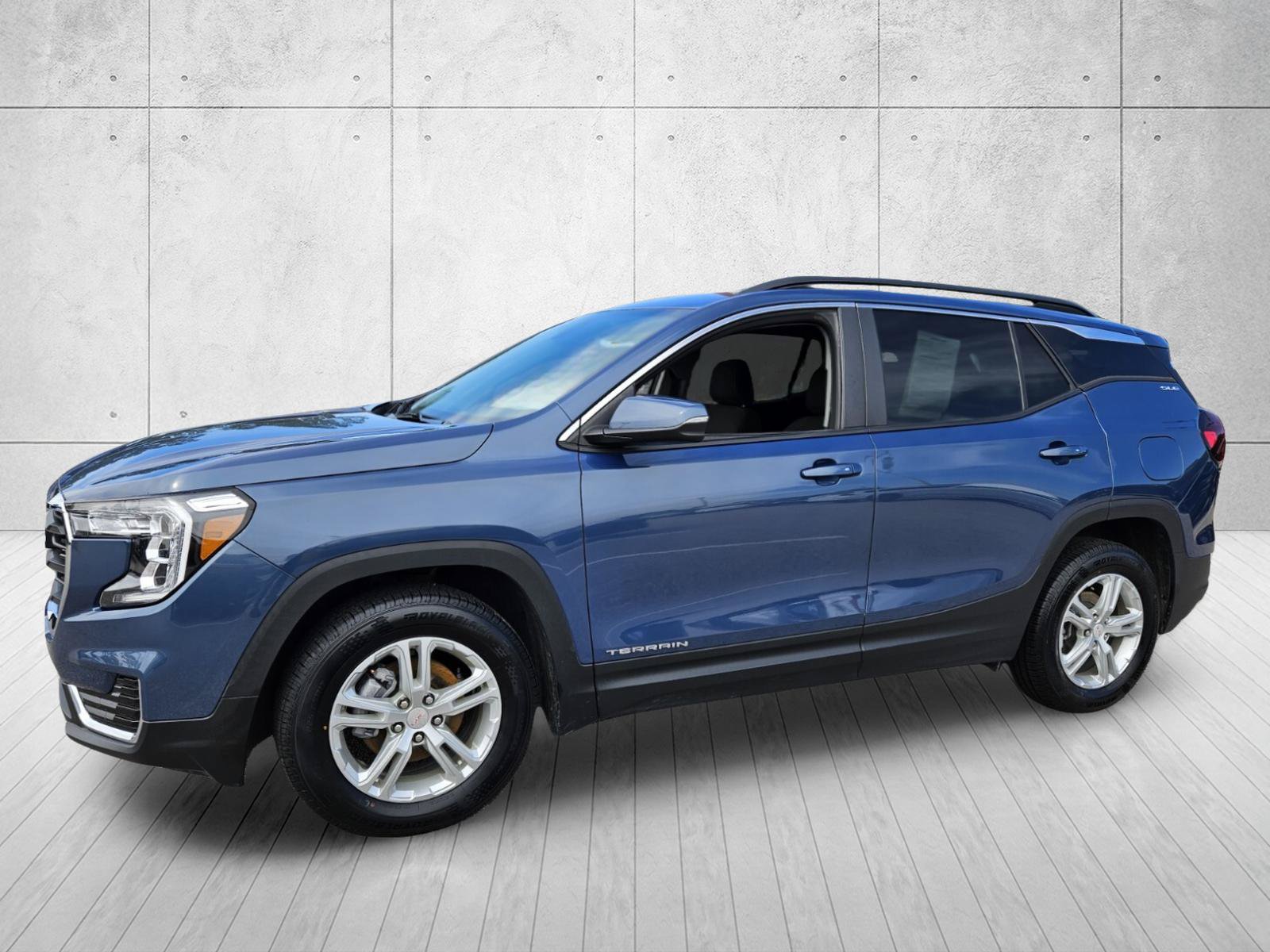 Used 2024 GMC Terrain SLE SUV
