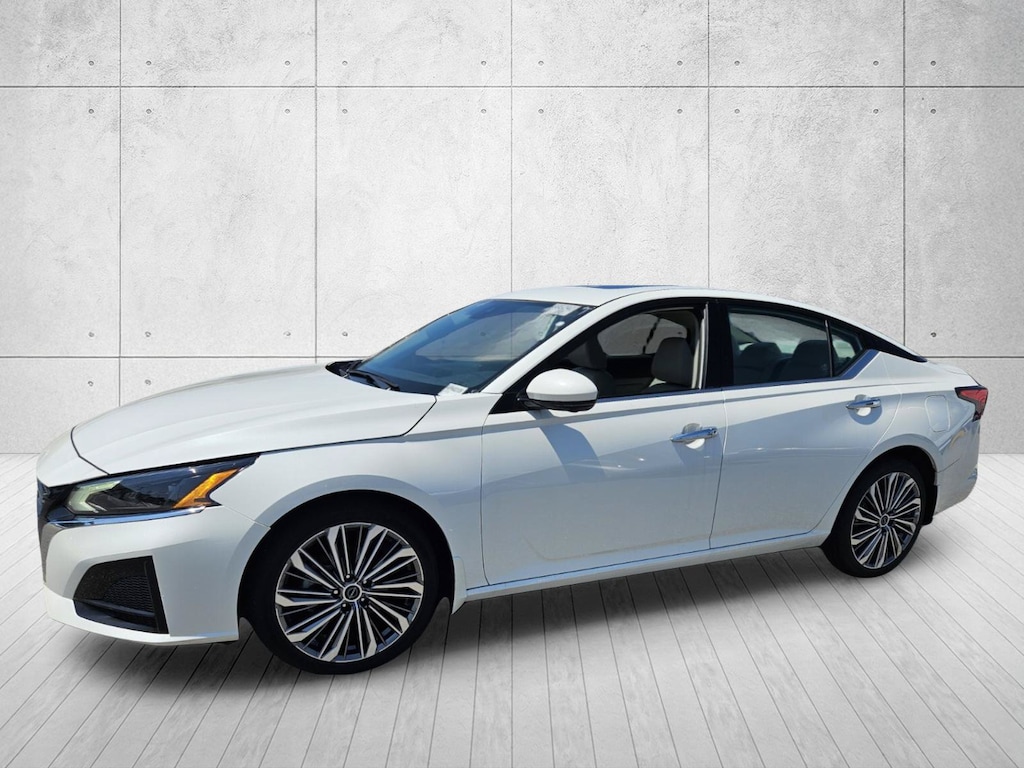 Used 2023 Nissan Altima 2.5 SL Sedan