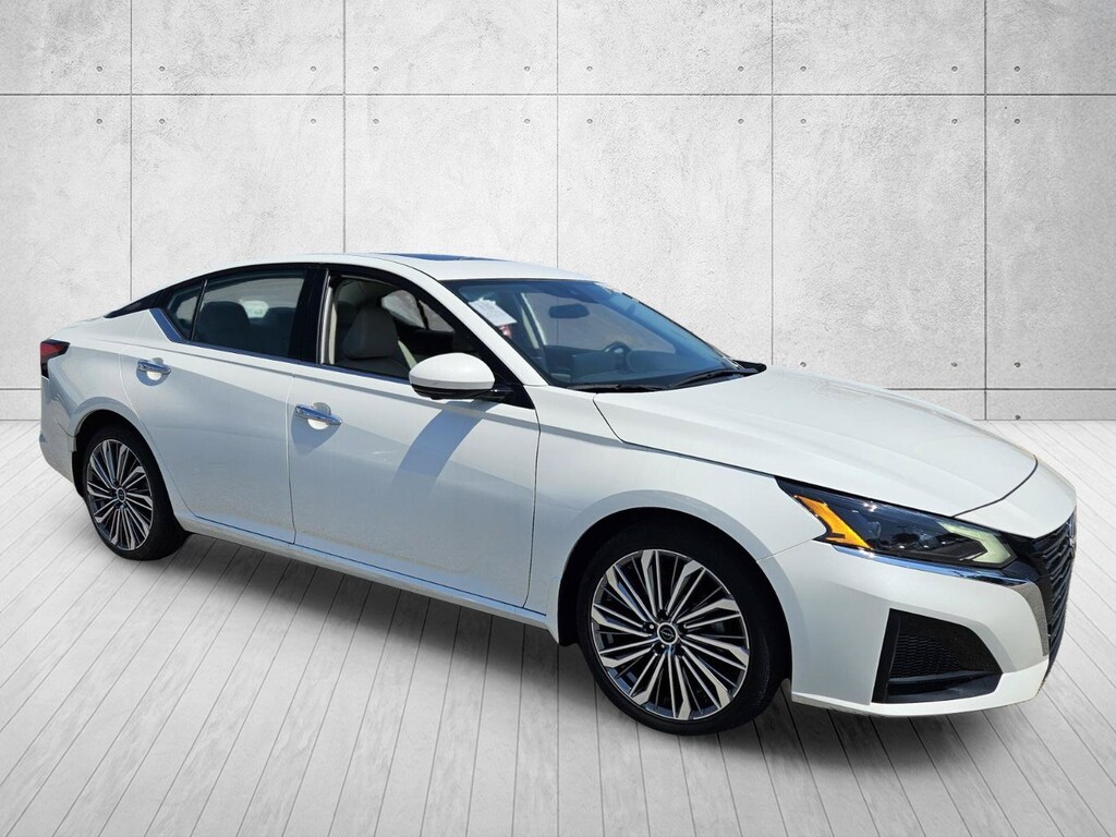 Used 2023 Nissan Altima 2.5 SL Sedan