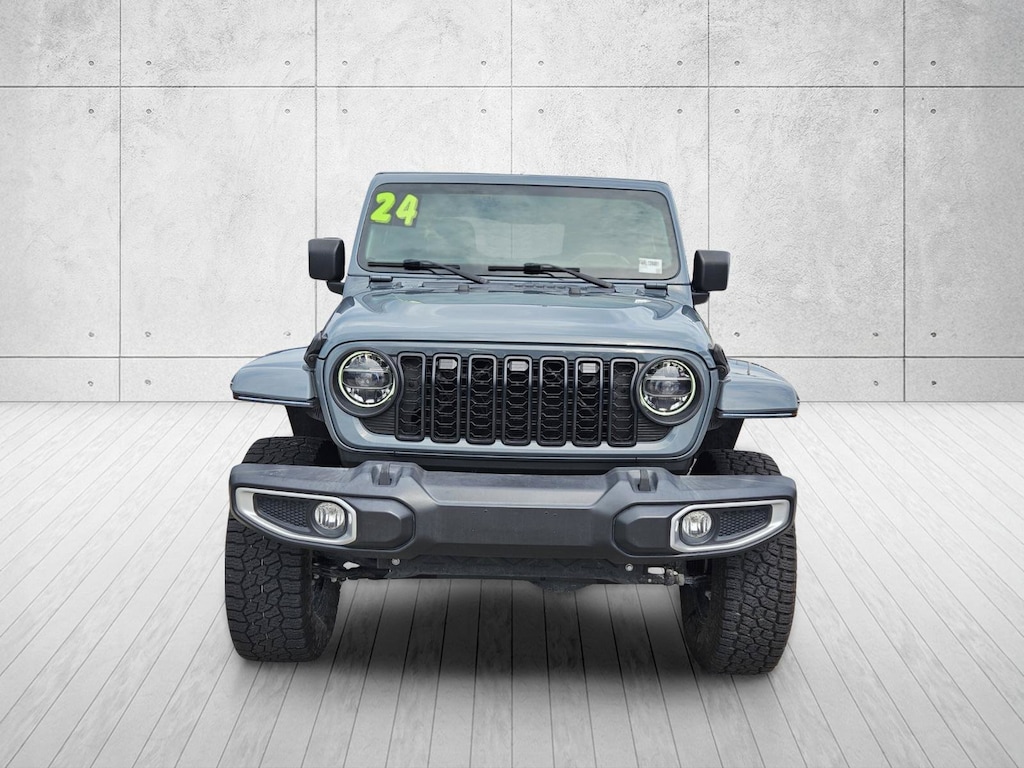 Used 2024 Jeep Gladiator Sport Truck Crew Cab