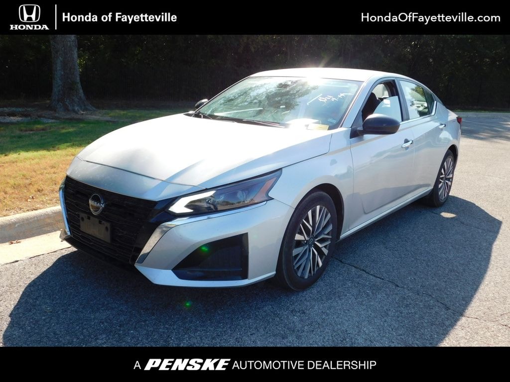 Used 2025 Nissan Altima 2.5 SV Sedan