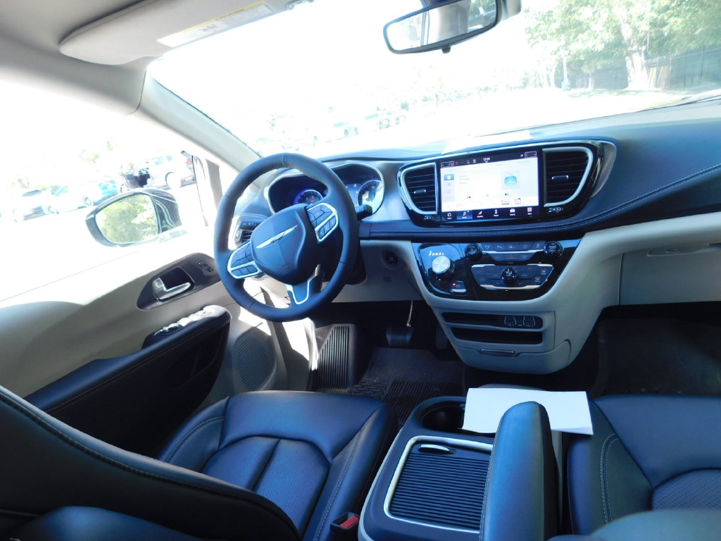 Used 2024 Chrysler Pacifica Touring L Van Passenger Van