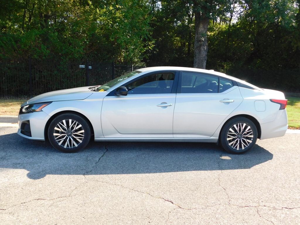 Used 2025 Nissan Altima 2.5 SV Sedan