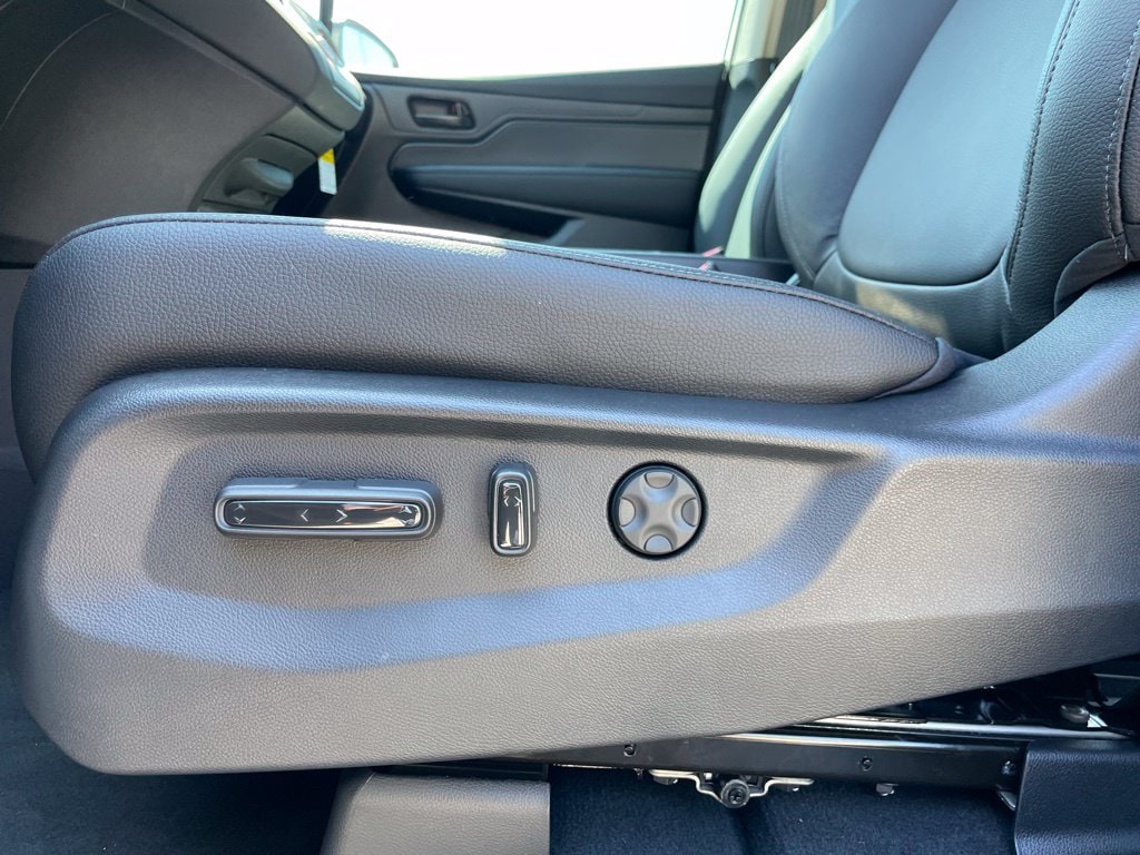 2026 Honda Odyssey EX-L - Photo 23