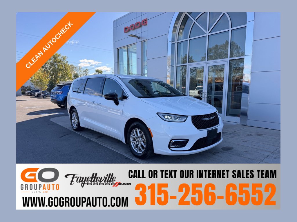 2025 Chrysler Pacifica Select