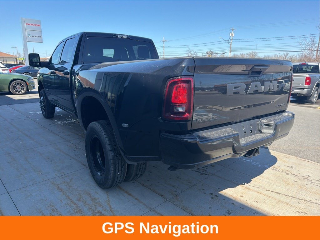 New 2026 Ram 3500 BIG HORN CREW CAB 4X4 8' BOX Pickup