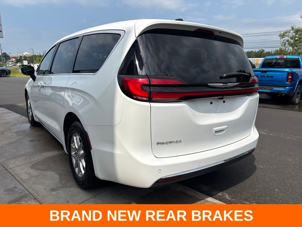 Used 2026 Chrysler Pacifica Select Minivan/Van