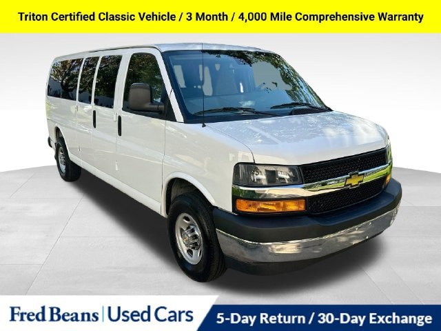 2025 Chevrolet Express Passenger LT