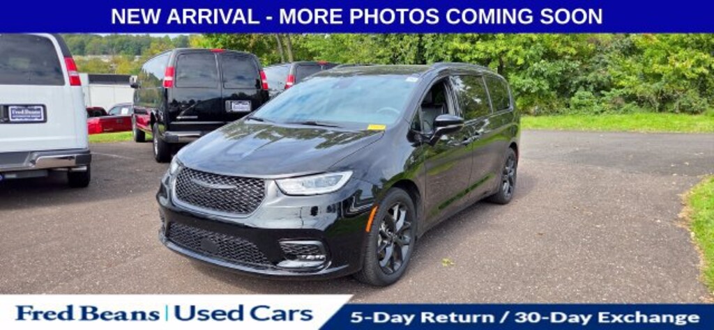 Used 2025 Chrysler Pacifica Limited