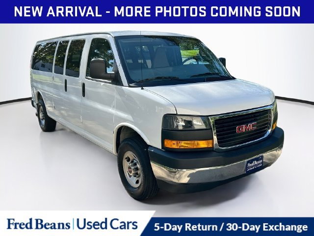 2025 GMC Savana Passenger LT