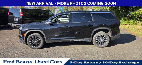 Used 2025 Chevrolet Traverse LT SUV