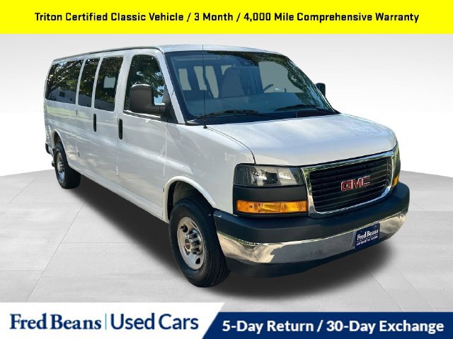 2025 GMC Savana Passenger LT